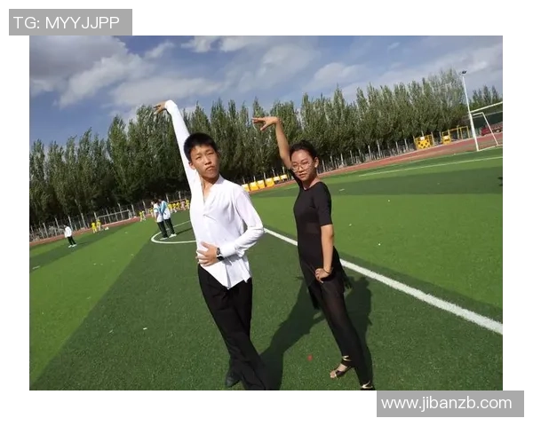 足球明星手环独特设计与魅力展示让你感受运动时尚的无限魅力 足球明星手环独特设计与魅力展示让你感受运动时尚的无限魅力